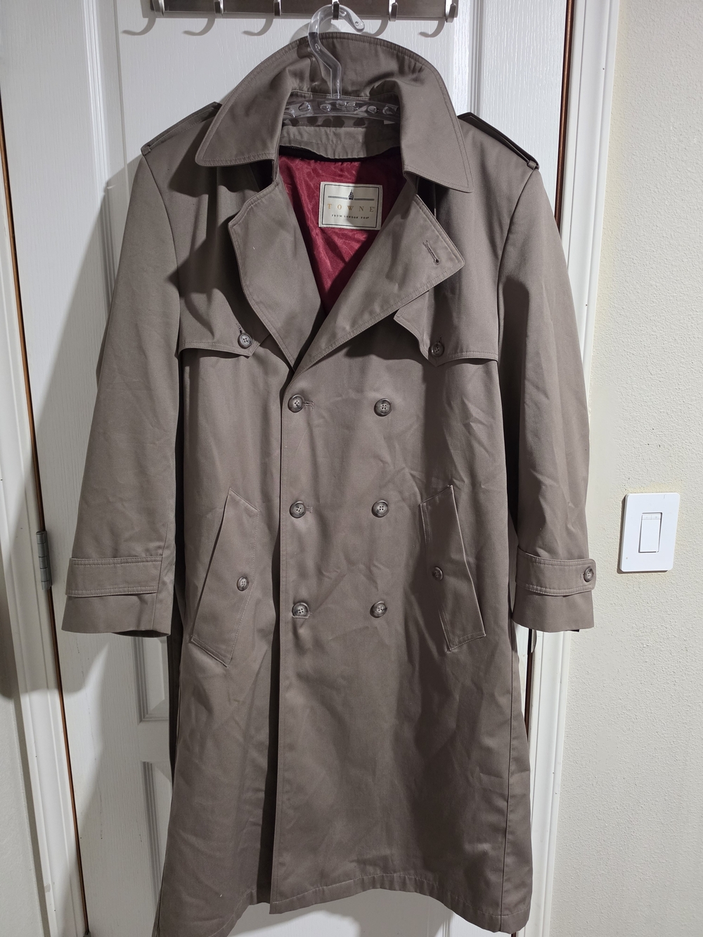 Towne from London Fog Men's Brown Long Trench Coat 44 Regular Lined Belted VTG